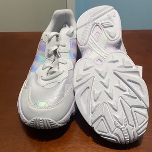Adidas Sneakers